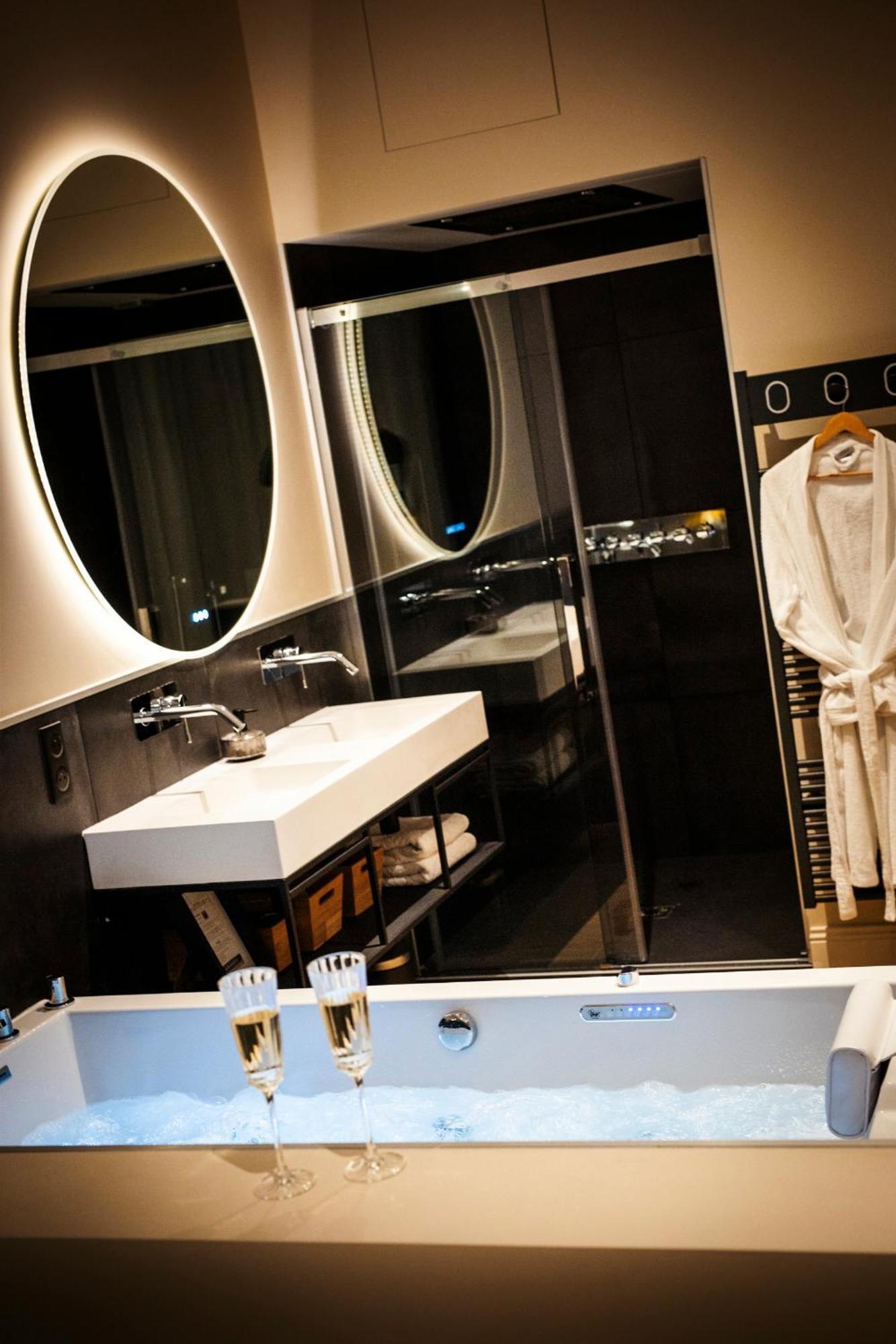Hedone Suite De Luxe Et Spa Privatif Nancy Exterior foto